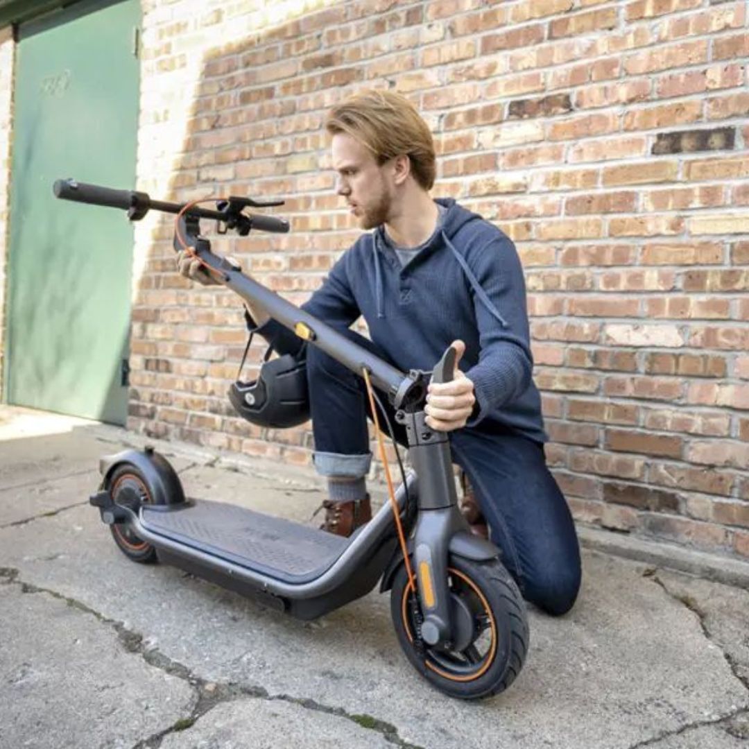 Segway - Ninebot F65 Kick Scooter w/40.4 miles Operating Range & 18.6 mph Max Speed - Black - AA.00.0010.94 - Good Condition