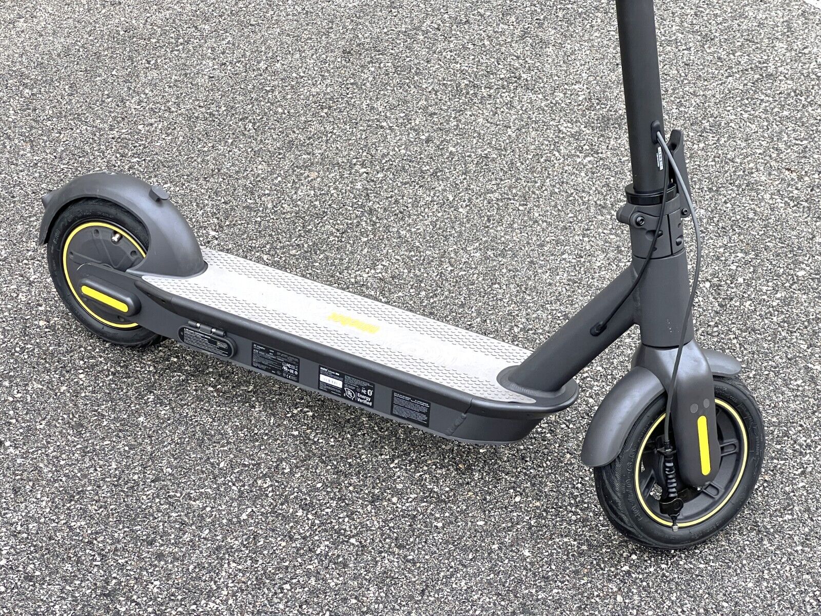 Segway - Max G30P Electric Foldable Kick Scooter - MAX G30P - Good Condition