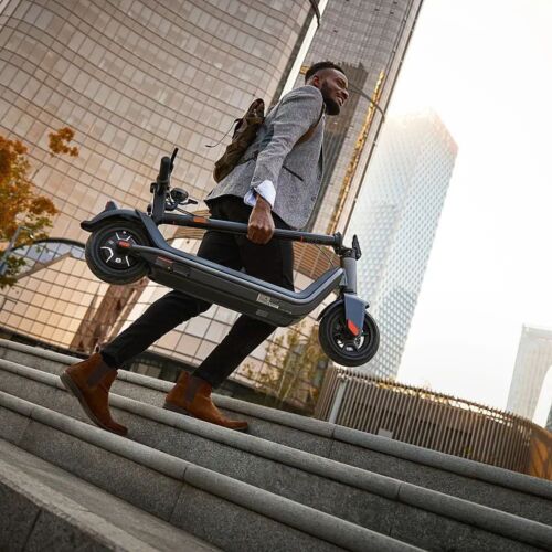 NIU - KQi3 Pro Foldable Electric Kick Scooter w/ 31 mi Max Operating Range & 20 mph Max Speed - Black -  K3P31EB1A11