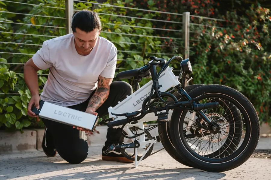 Lectric eBikes - XP Lite 2.0 Foldable Long-Range eBike with 80 miles Max Operating Range & 20 mph Max Speed - Unisize - Arctic White - 401-00949-W301