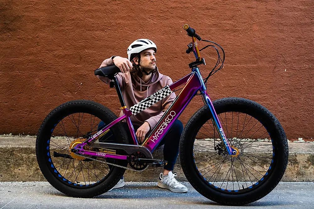 Hyper - Jet Fuel. Step-Over eBike w/ up to 20 mile Max Operating Range and 20 MPH Max Speed - Multi-Color - HYP-E26-1501