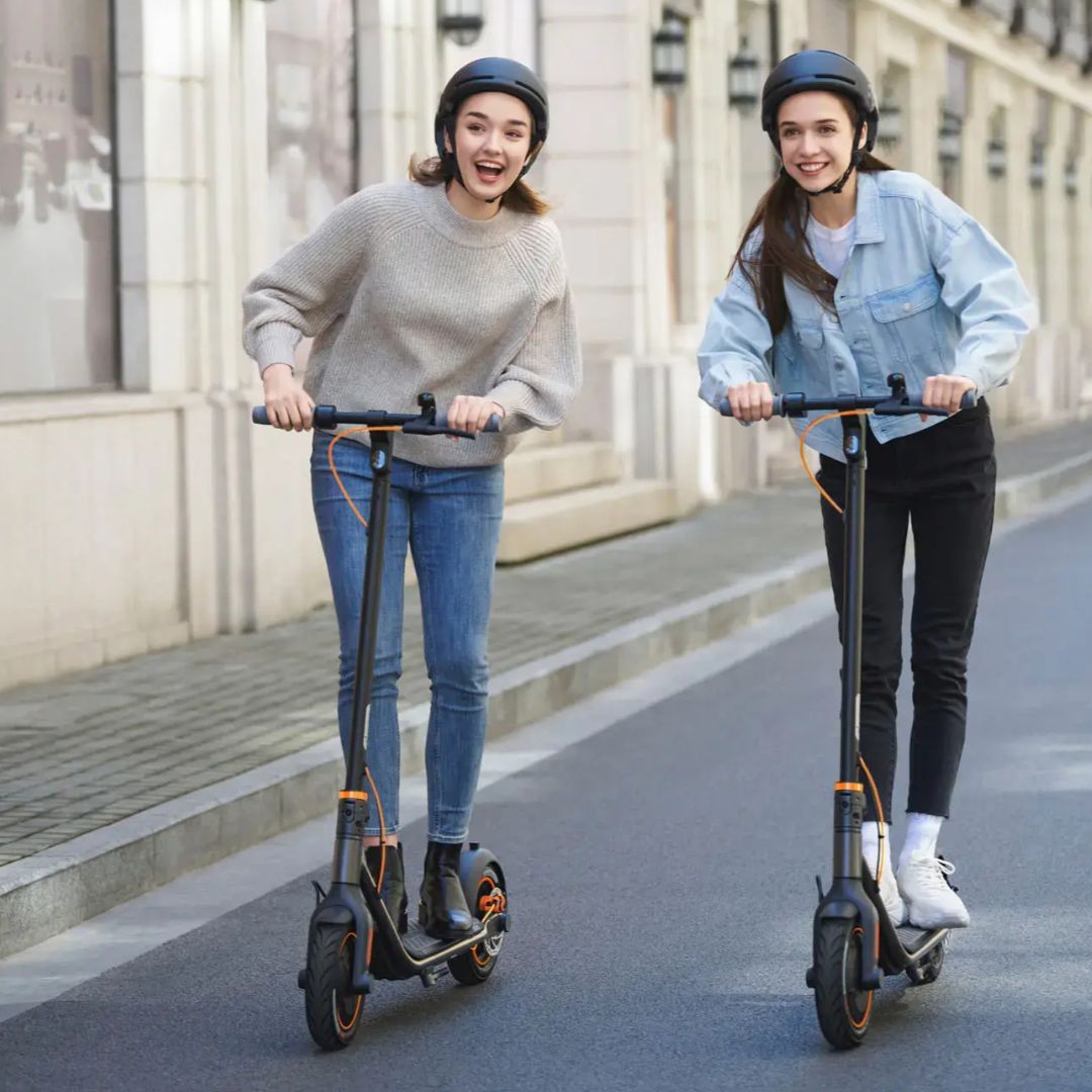 Segway - Ninebot F35 Electric Scooter with 24.9 Max Operating Range & 18.6 mph Max Speed - Black  - AA.00.0012.92 - Good Condition