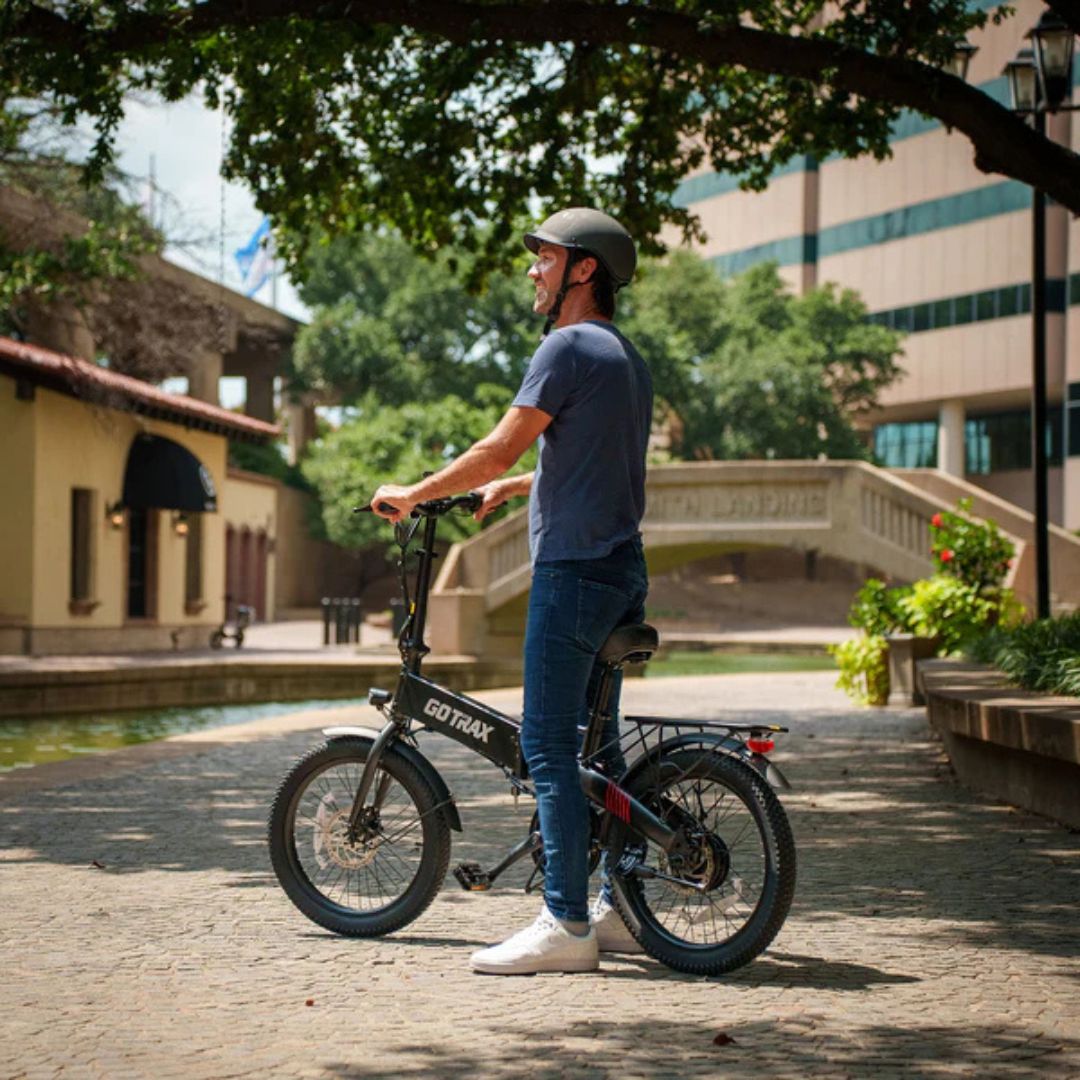 GoTrax - Z4 LITE Folding eBike w/ 25 mile Max Operating Range and 20 MPH Max Speed - Black - GT-Z4LITE
