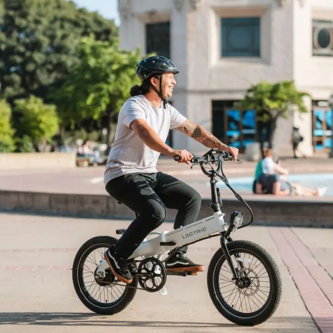 Lectric eBikes - XP Lite 2.0 Foldable Long-Range eBike with 80 miles Max Operating Range & 20 mph Max Speed - Unisize - Arctic White - 401-00949-W301