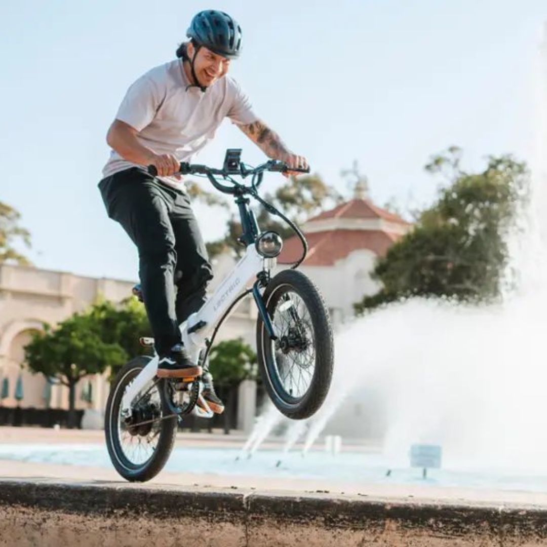 Lectric eBikes - XP Lite 2.0 Foldable Long-Range eBike with 80 miles Max Operating Range & 20 mph Max Speed - Unisize - Arctic White - 401-00949-W301