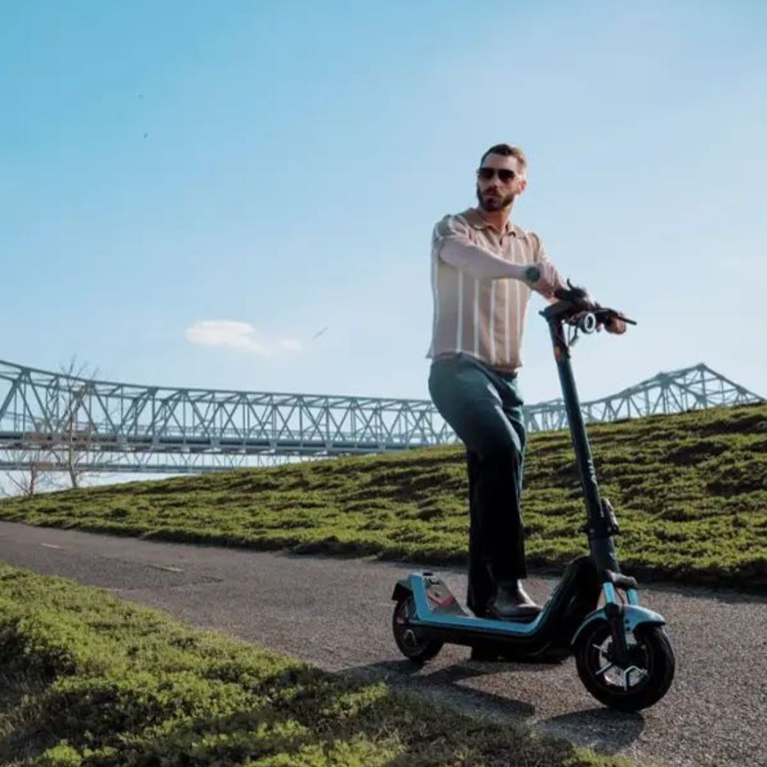 NIU - KQi 300X Foldable Electric Kick Scooter W/ 37 mi Max Range & 23.7 mph Max Speed - Space Grey - KST33FG1A11