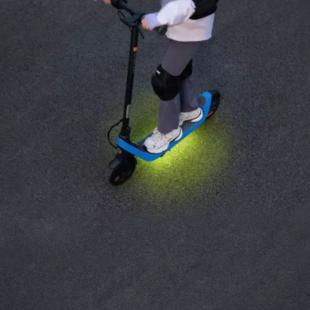Segway - C2 Lite Kids Kick Scooter w/ up to 5.6mi Range & 9.9 mph Max Speed - Blue - 100501U