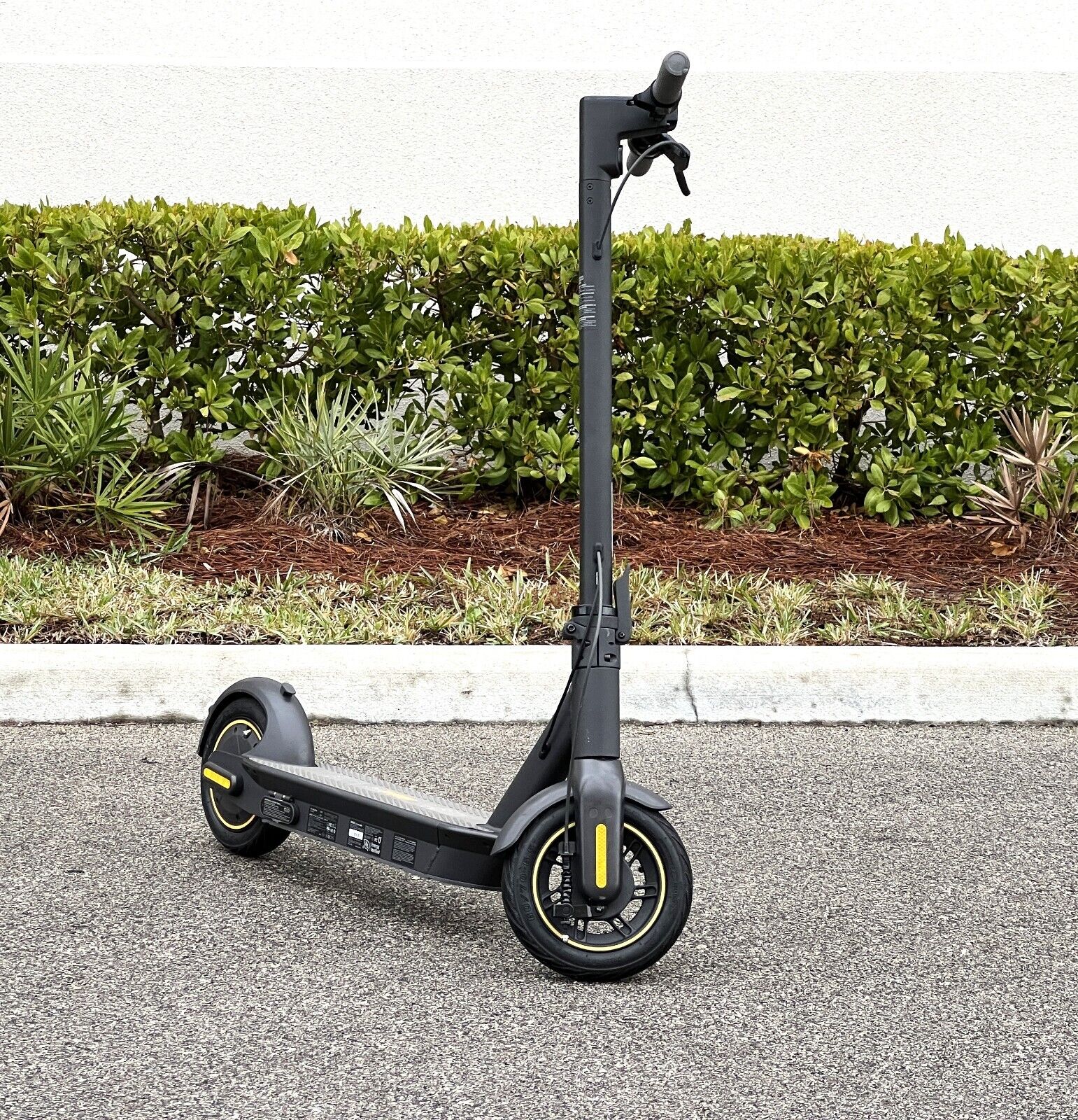 Segway - Max G30P Electric Foldable Kick Scooter - MAX G30P - Good Condition