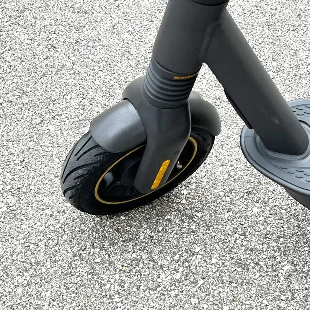 Segway - Max G2 Electric Kick Scooter Foldable w/ 43 Mile Range and 22 MPH Max Speed - Black - Good Condition