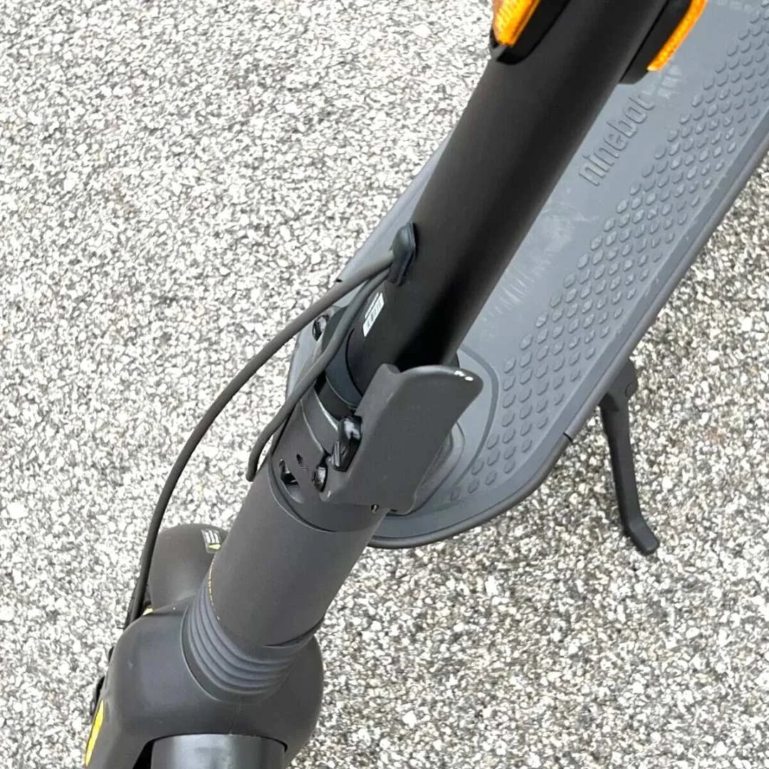 Segway - Max G2 Electric Kick Scooter Foldable w/ 43 Mile Range and 22 MPH Max Speed - Black - Good Condition