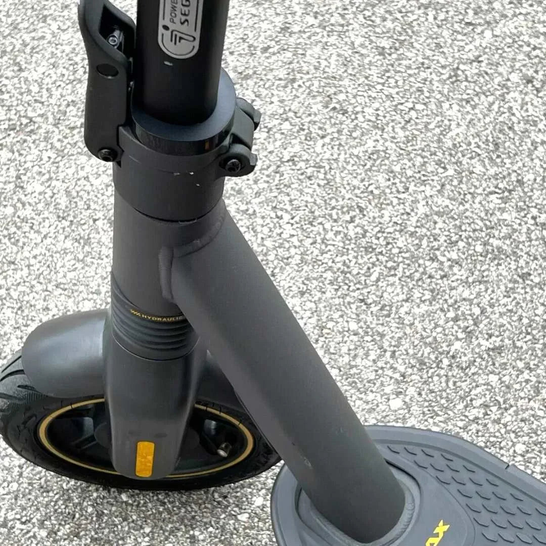 Segway - Max G2 Electric Kick Scooter Foldable w/ 43 Mile Range and 22 MPH Max Speed - Black - Good Condition