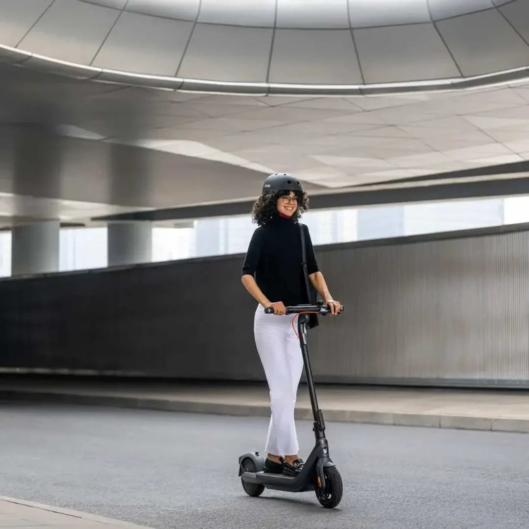 Segway - Ninebot E2 Pro Electric Scooter w/16.8 miles Max Operating Range & 15.5 mph Max Speed - Black - AA.05.14.05.0001 - Excellent Condition